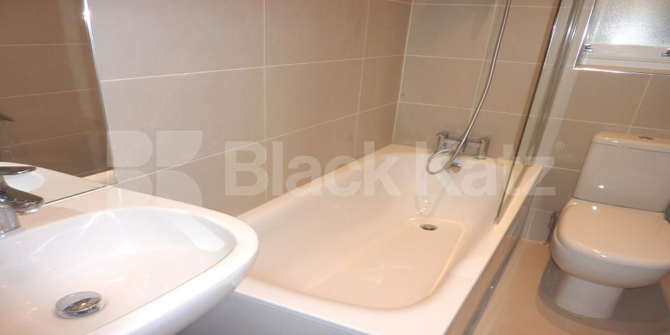 			2 BED 2 BATH , 2 Bedroom, 2 bath, 1 reception Flat			 Hilldrop Road, TUFNELL PARK 